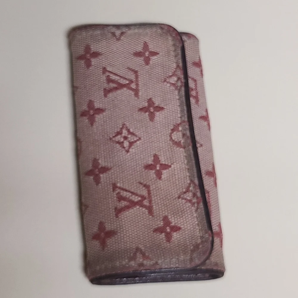 Louis Vuitton Monogram Canvas Key Case - Picture 11 of 13